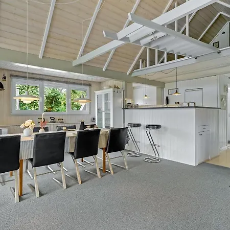Lovely In With Jacuzzi Holiday home *